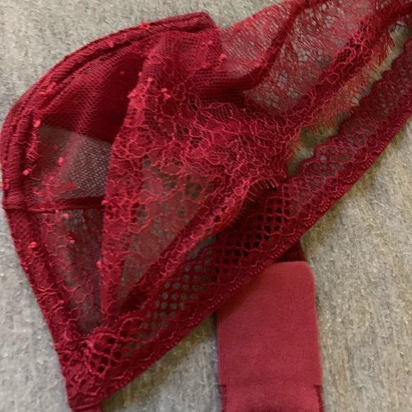 32 D red sexy lace bralette Victoria secret - Picture 3 of 7